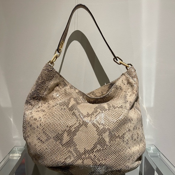 MICHAEL KORS Hobo shoulder bag. Stunning!! Like new - Picture 2 of 4